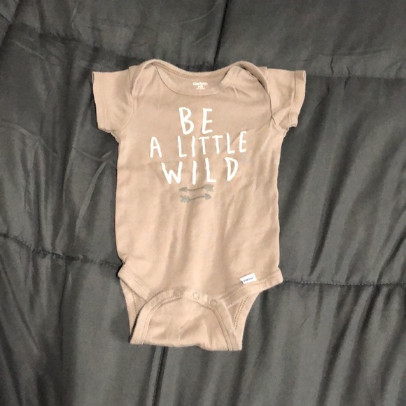 Set of 5 Gerber Onesies Camo/Wild Theme - Picture 11 of 12